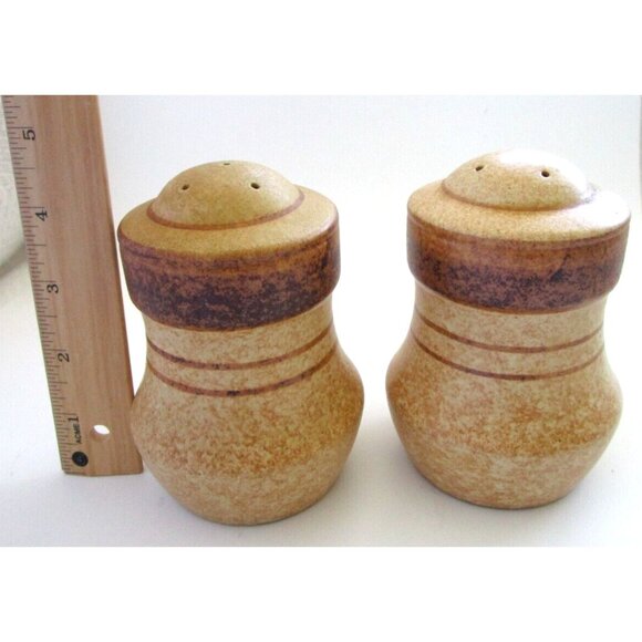Vintage Treasure Craft Salt And Pepper Shakers -Clay Pottery/Ceramic Made In USA - Picture 8 of 10